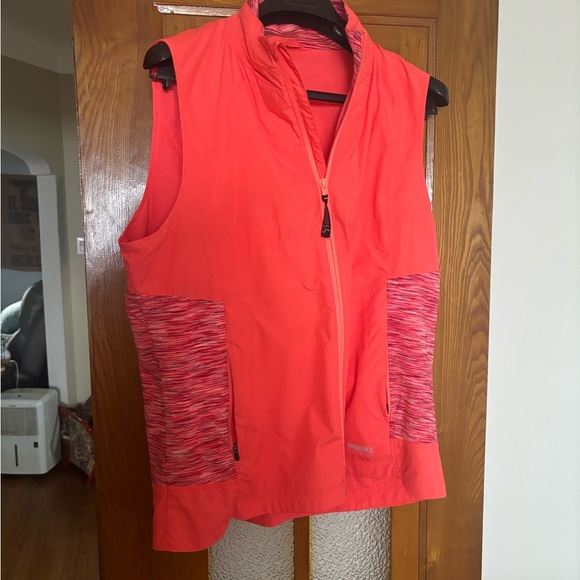 Running Room 3 in 1 reflective running jacket - Picture 4 of 8